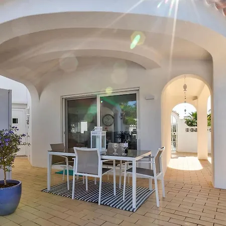 66 Adm Clara - Beautifully Renovated