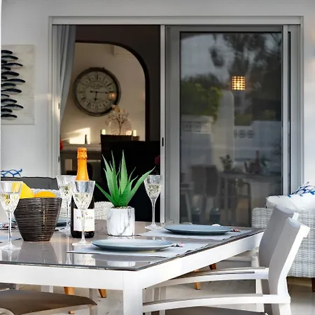 Villa 66 Adm Clara - Beautifully Renovated