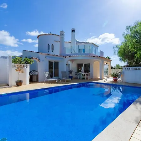 66 Adm Clara - Beautifully Renovated