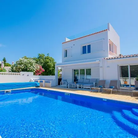 Villa 66 Adm Clara - Beautifully Renovated