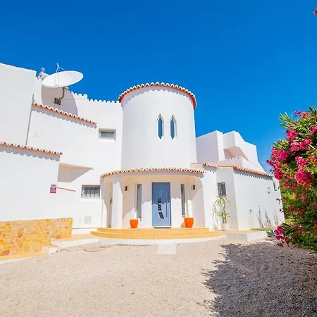 66 Adm Clara - Beautifully Renovated *