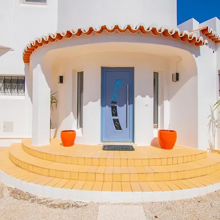 Villa 66 Adm Clara - Beautifully Renovated *
