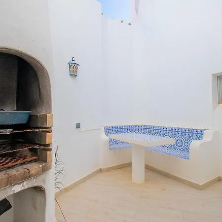 66 Adm Clara - Beautifully Renovated Villa