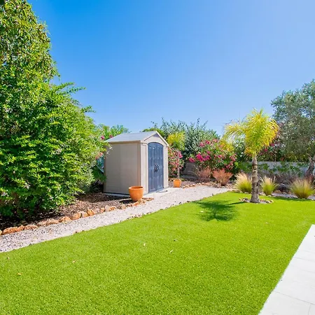 Villa 66 Adm Clara - Beautifully Renovated *