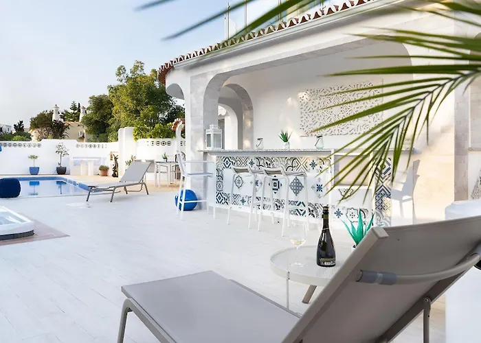 Villa 66 Adm Clara - Beautifully Renovated