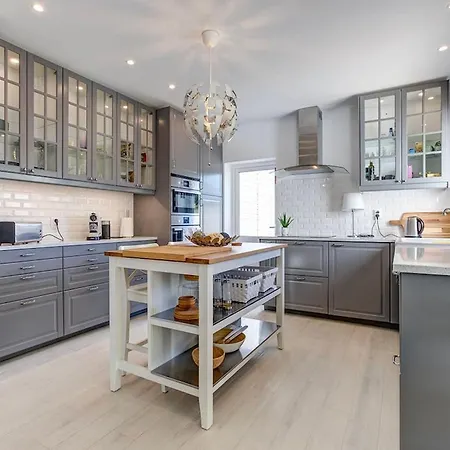 Βίλα 66 Adm Clara - Beautifully Renovated *